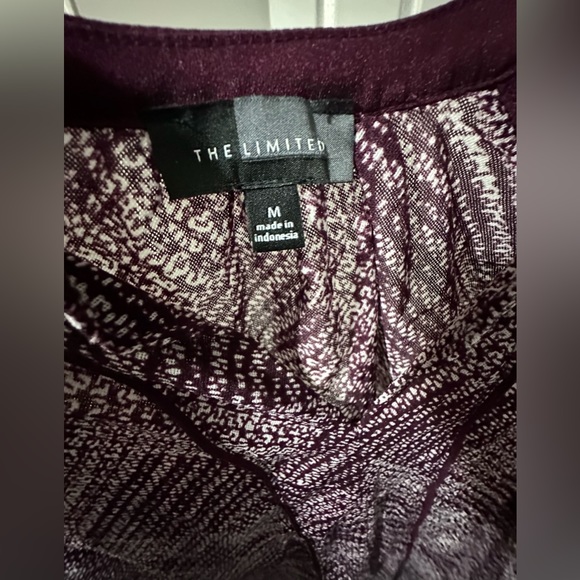 The Limited Quarter sleeve blouse is a size Medium. - Picture 7 of 9